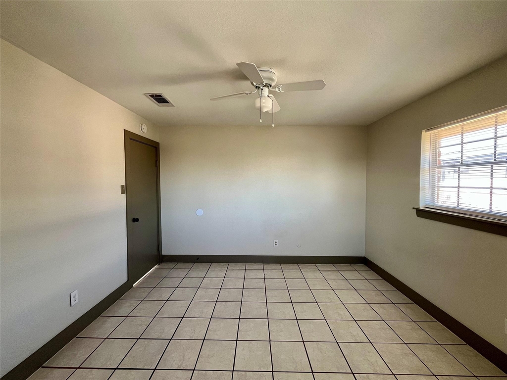 1042 W Village Court - Photo 23