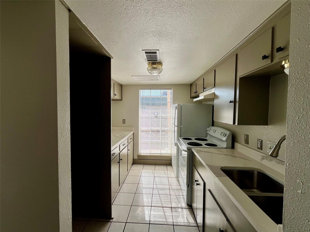 1042 W Village Court - Photo 9