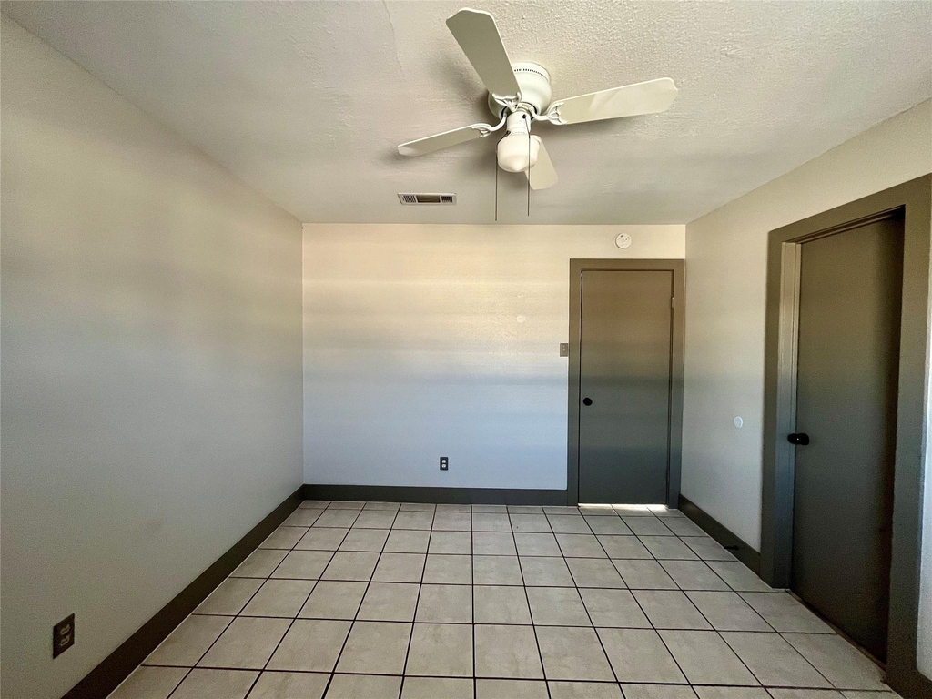 1042 W Village Court - Photo 15