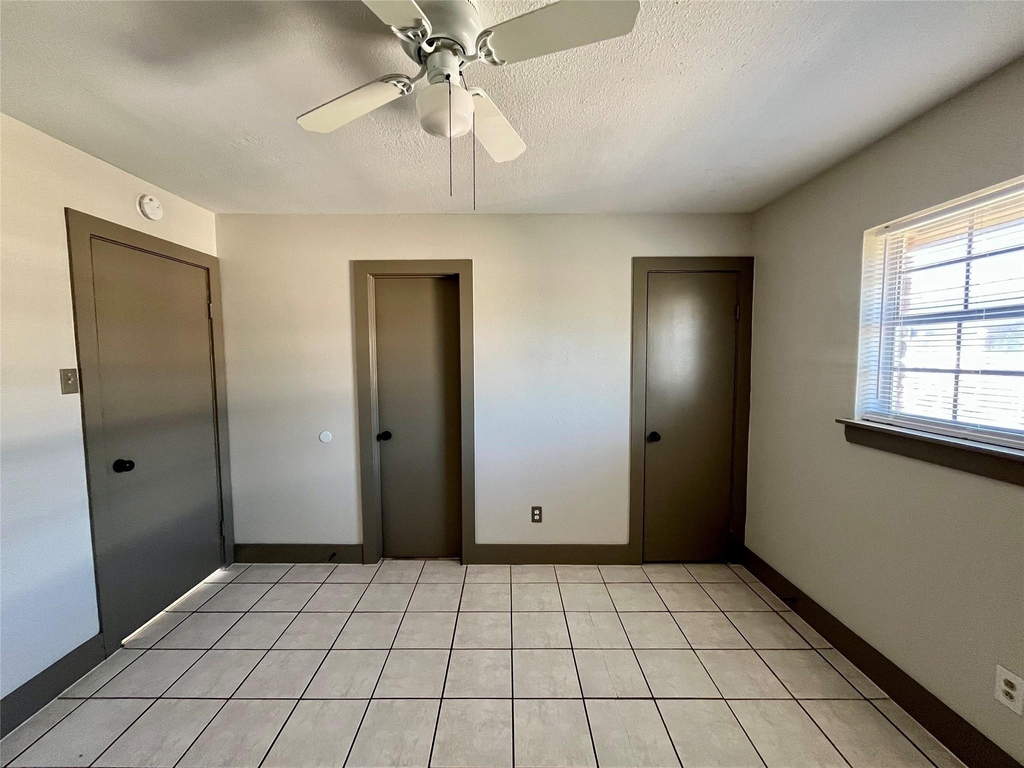 1042 W Village Court - Photo 16