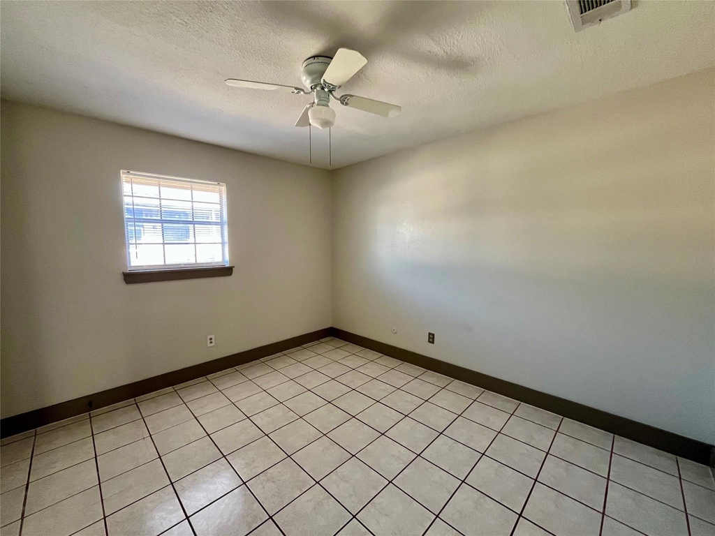 1042 W Village Court - Photo 17