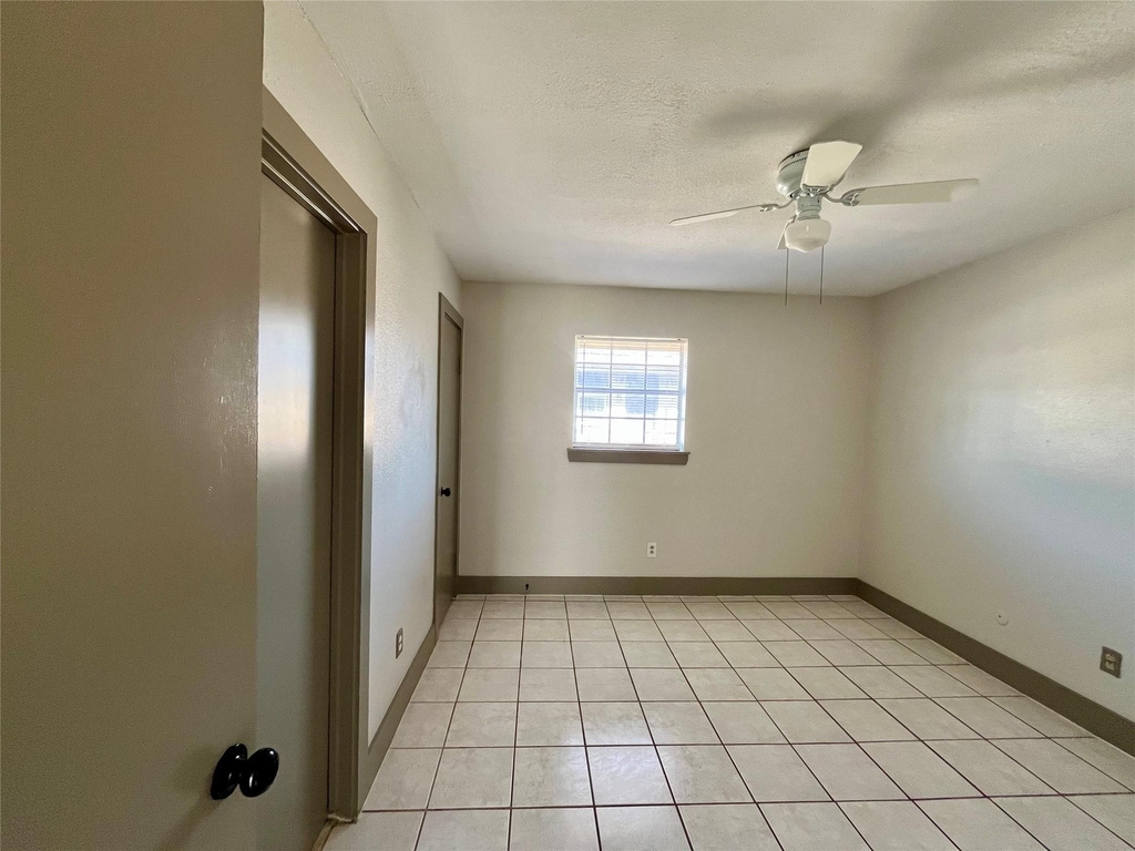 1042 W Village Court - Photo 14