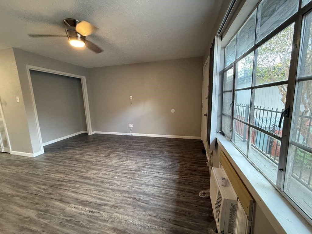 2501 Yoakum Boulevard - Photo 22
