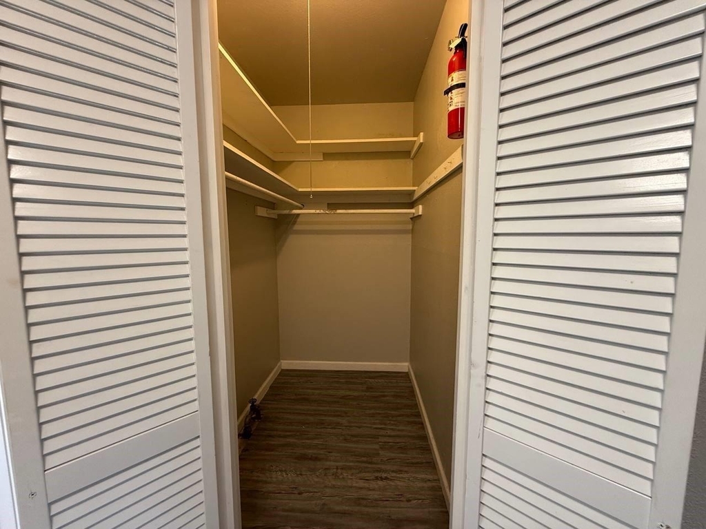 2501 Yoakum Boulevard - Photo 16