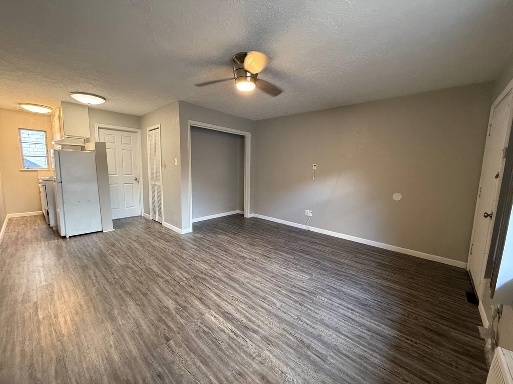 2501 Yoakum Boulevard - Photo 21