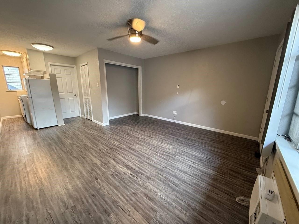 2501 Yoakum Boulevard - Photo 7