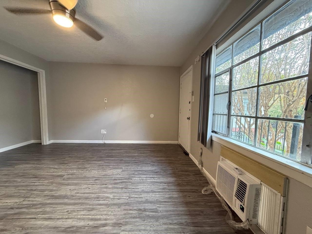 2501 Yoakum Boulevard - Photo 8