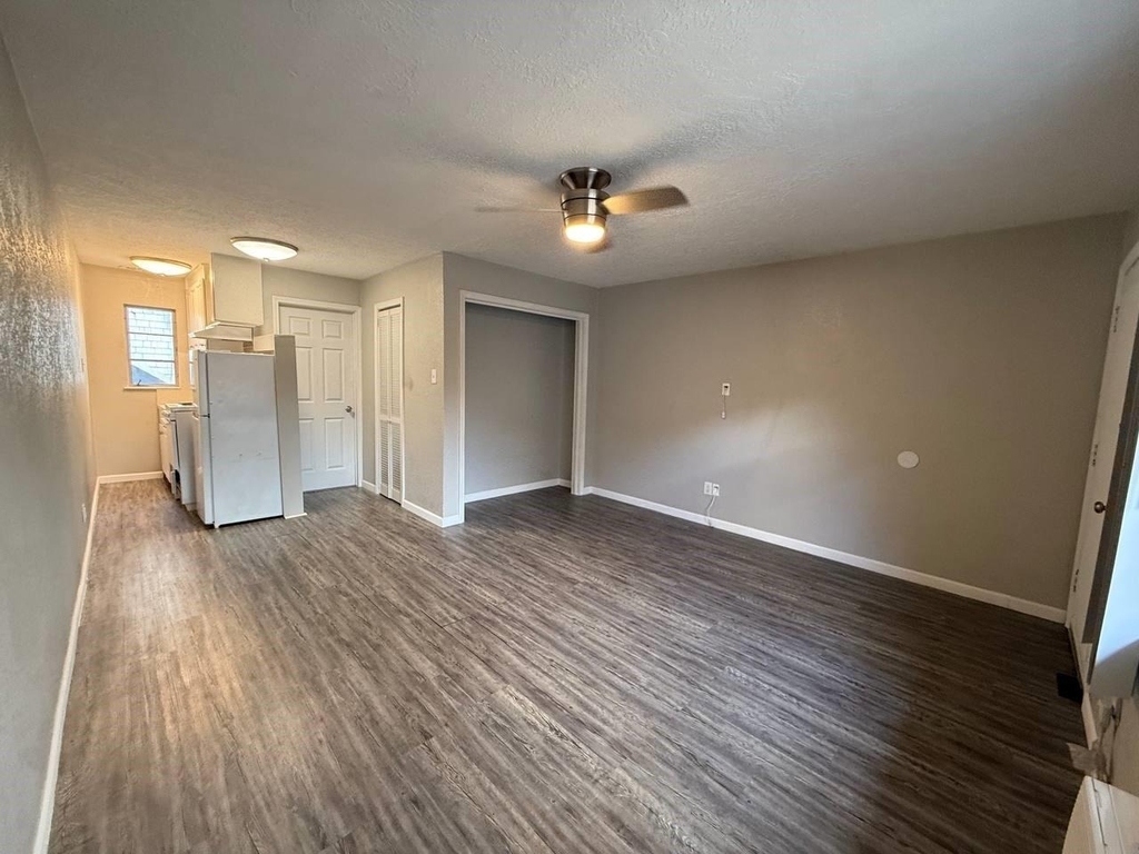 2501 Yoakum Boulevard - Photo 9