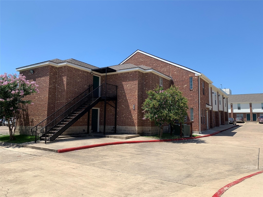 4504 College Main Street - Photo 3