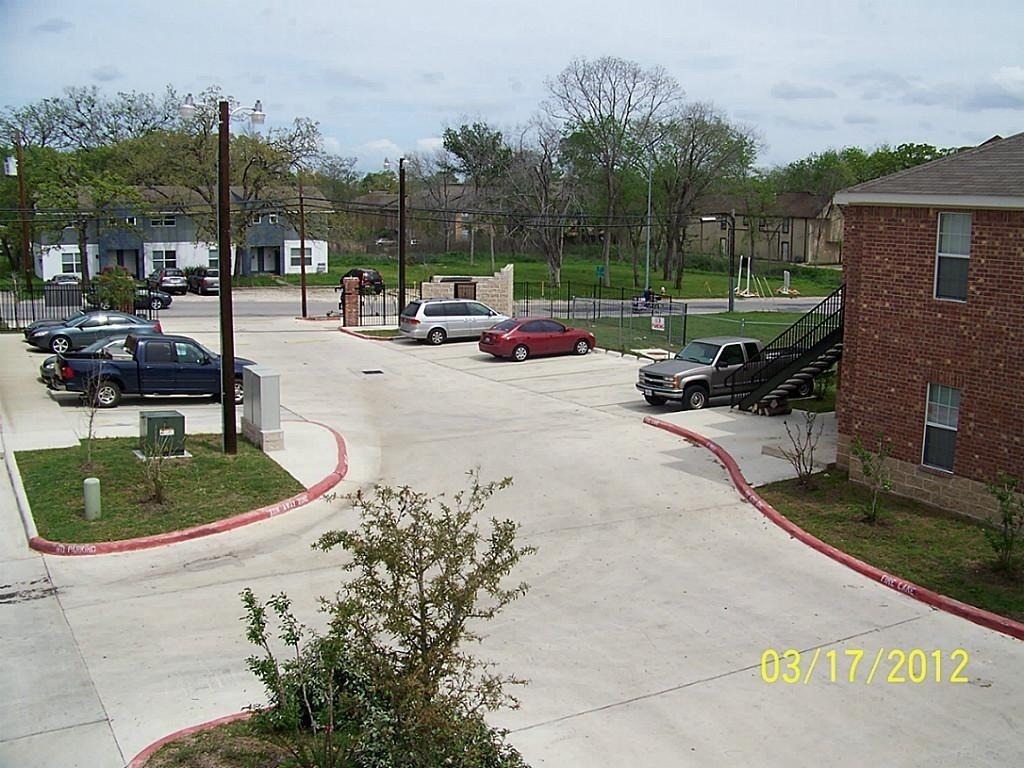 4504 College Main Street - Photo 5