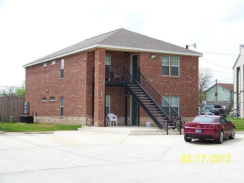 4504 College Main Street - Photo 11
