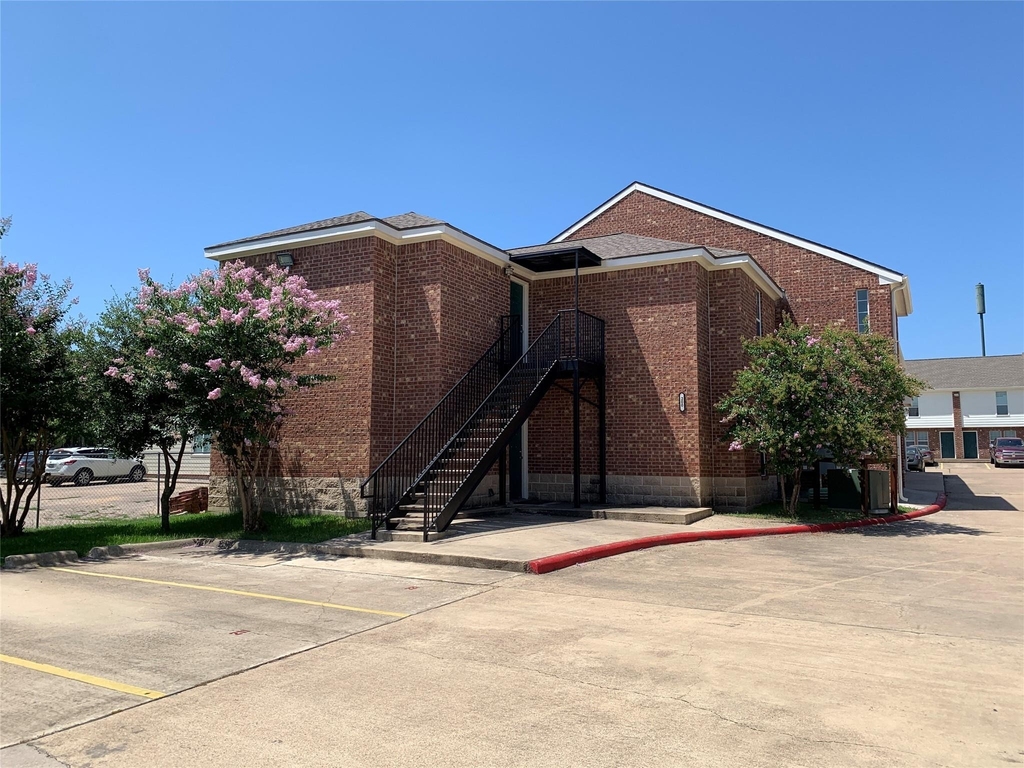 4504 College Main Street - Photo 6
