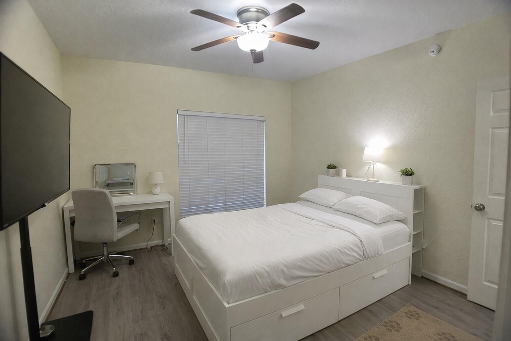10049 Westpark Drive - Photo 8