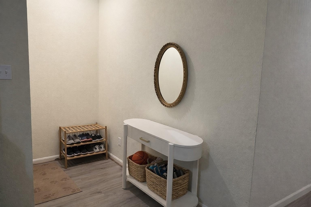 10049 Westpark Drive - Photo 2