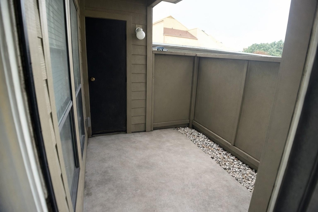 10049 Westpark Drive - Photo 13