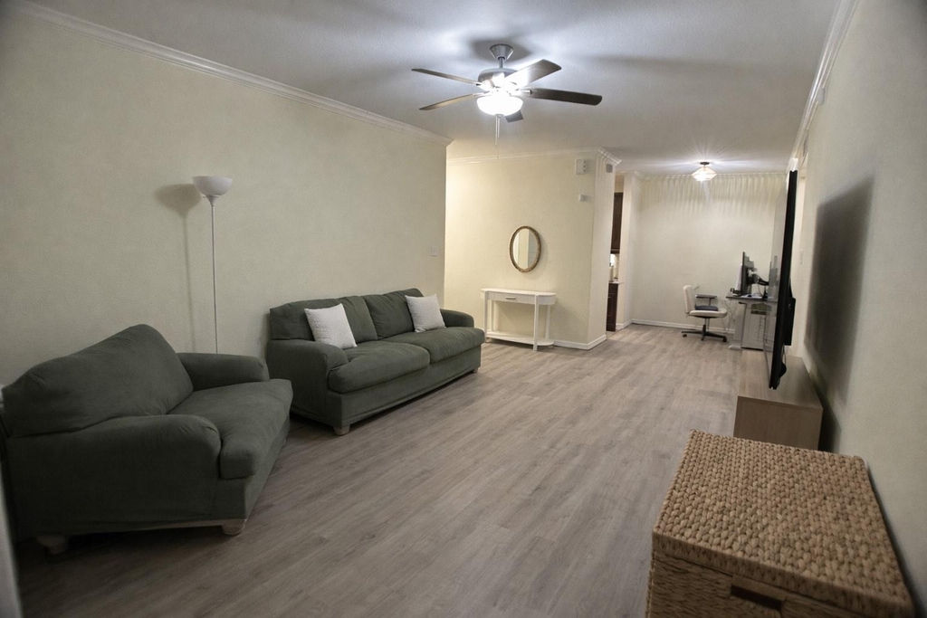 10049 Westpark Drive - Photo 4