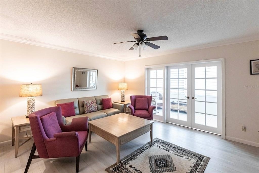 1125 W Peppertree Drive - Photo 2