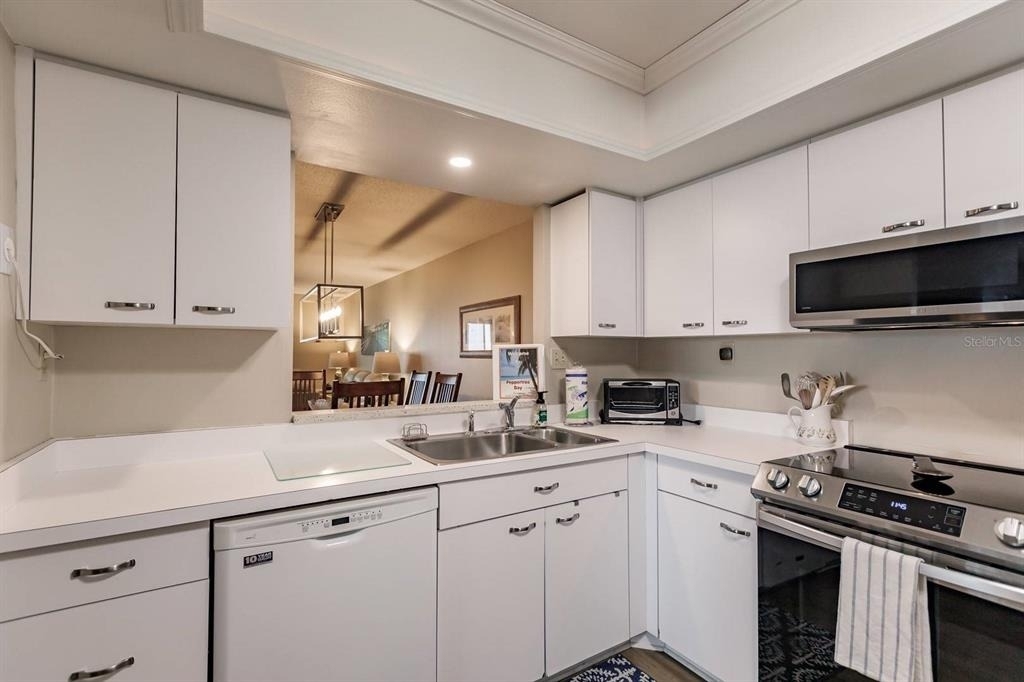 1125 W Peppertree Drive - Photo 5