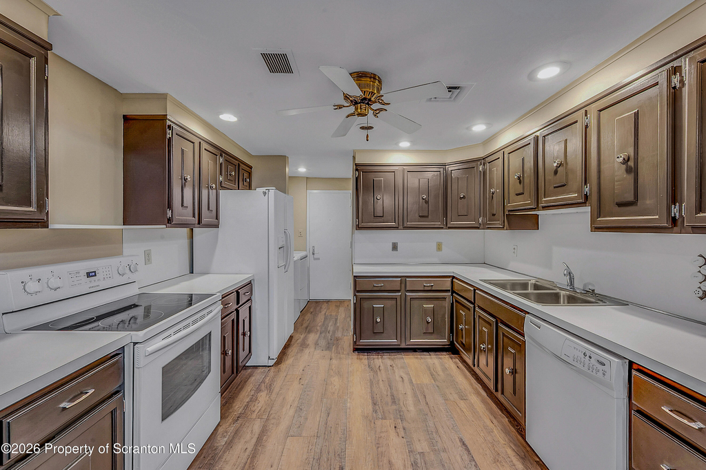 550 Clay Avenue - Photo 14