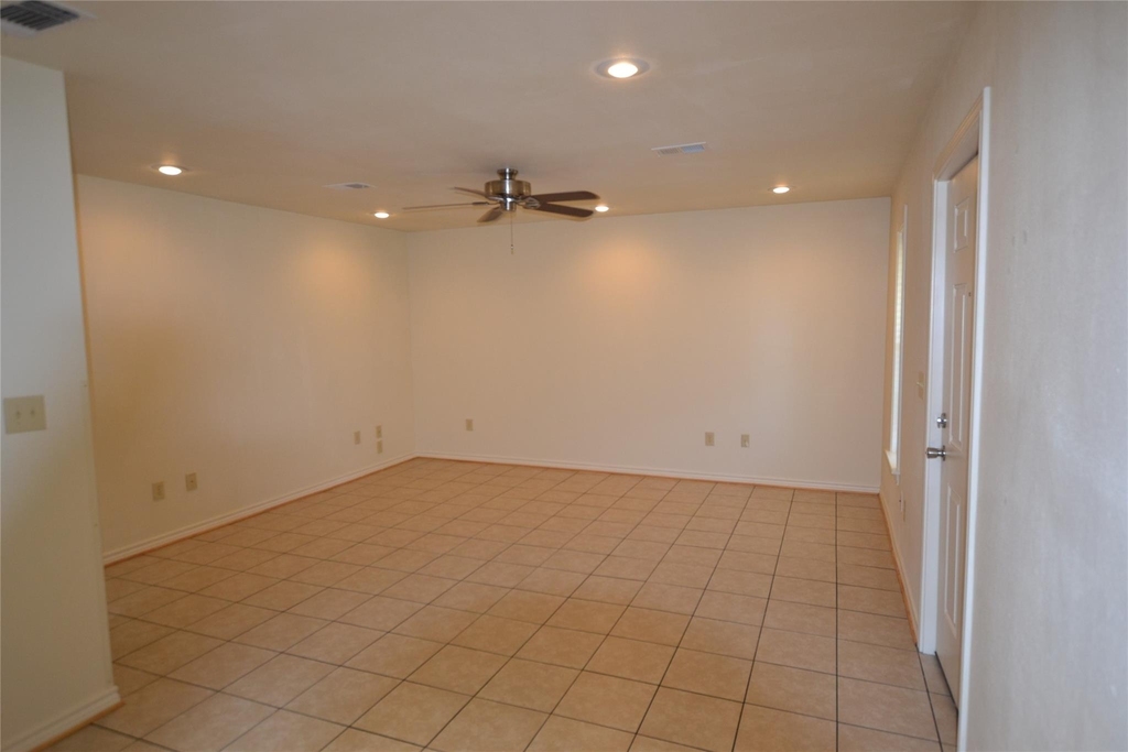 253 Old Groveton Road S - Photo 2