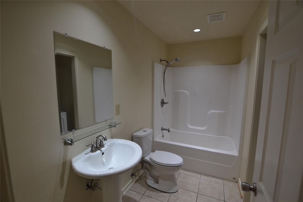 253 Old Groveton Road S - Photo 4