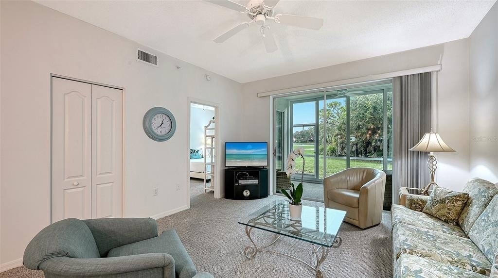 8750 Olde Hickory Avenue - Photo 4