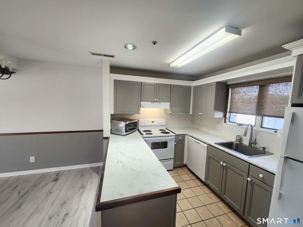 25 Cottage Street - Photo 1