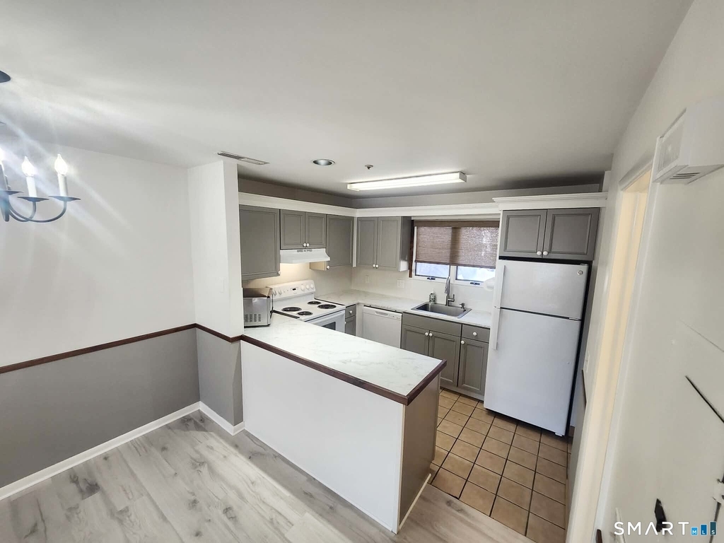 25 Cottage Street - Photo 2