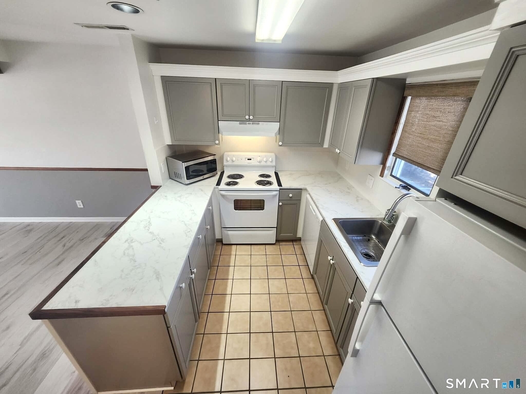 25 Cottage Street - Photo 10