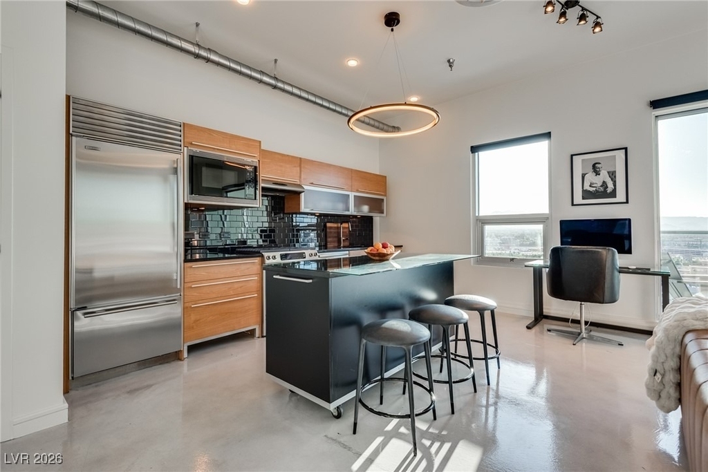 200 Hoover Avenue - Photo 5
