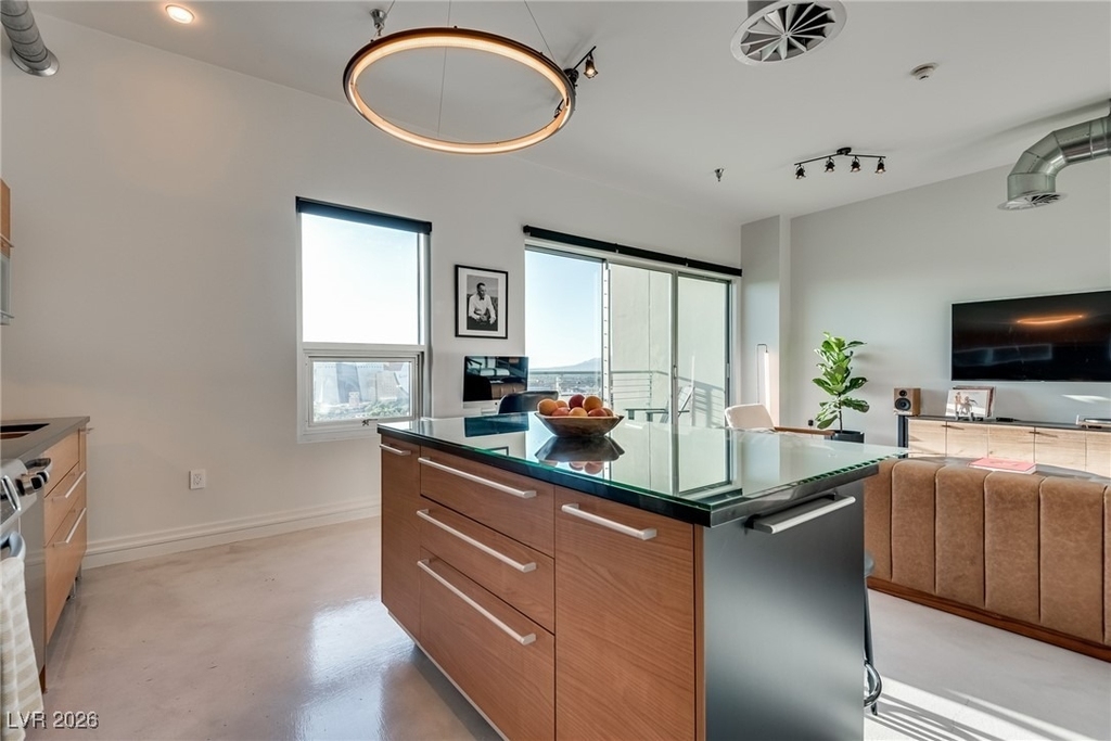 200 Hoover Avenue - Photo 7