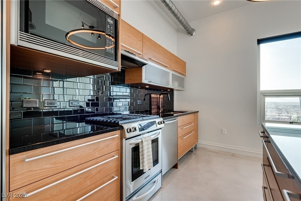 200 Hoover Avenue - Photo 6