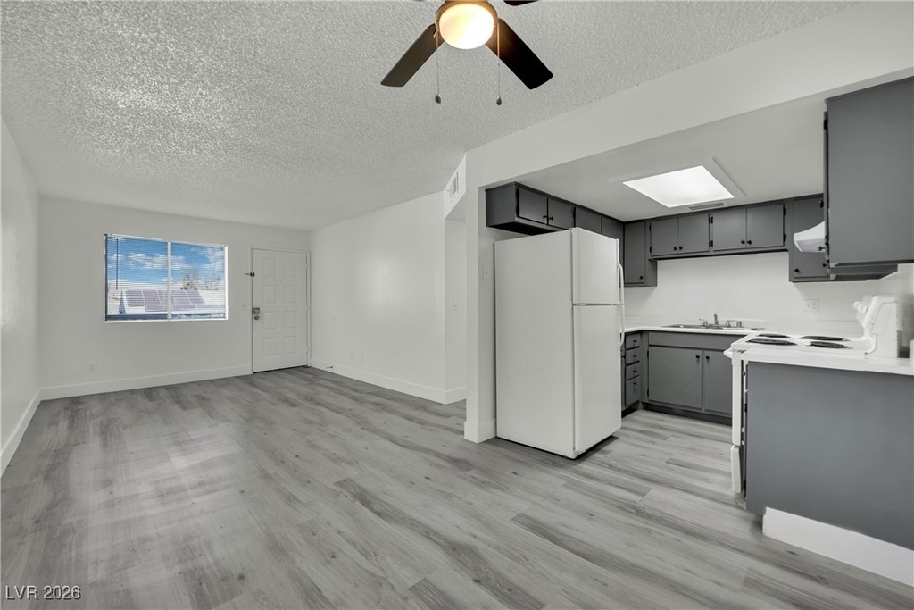 3125 N Pecos Road - Photo 4