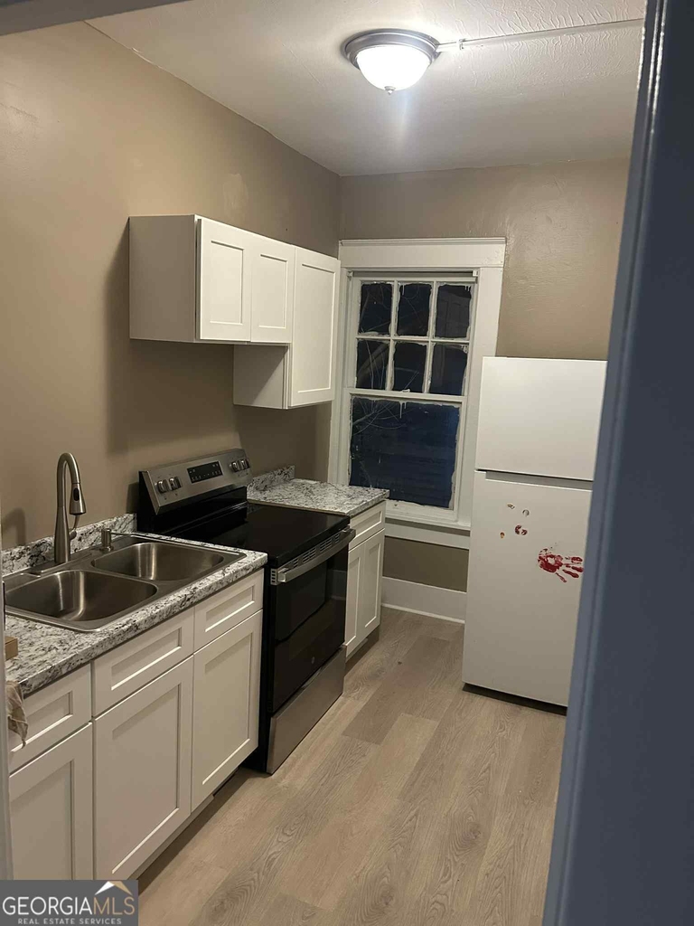 1049 Birch Street - Photo 2