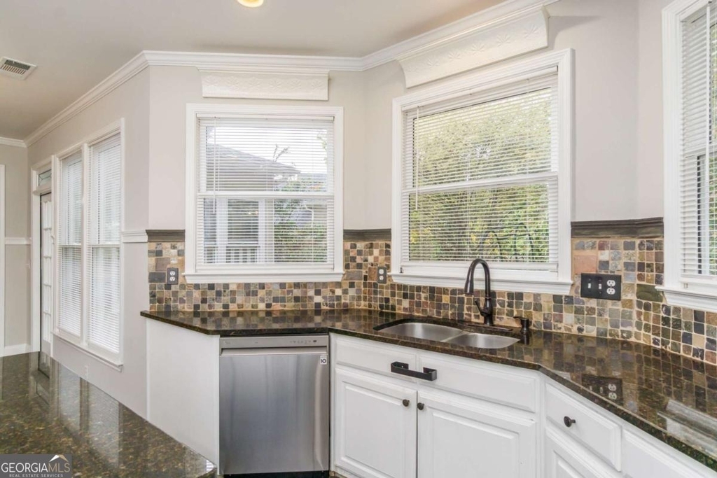 6710 Timber Cove Point - Photo 7