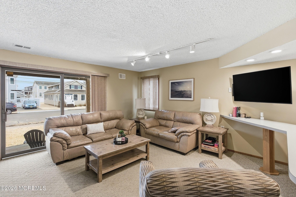 21 Brown Avenue - Photo 4
