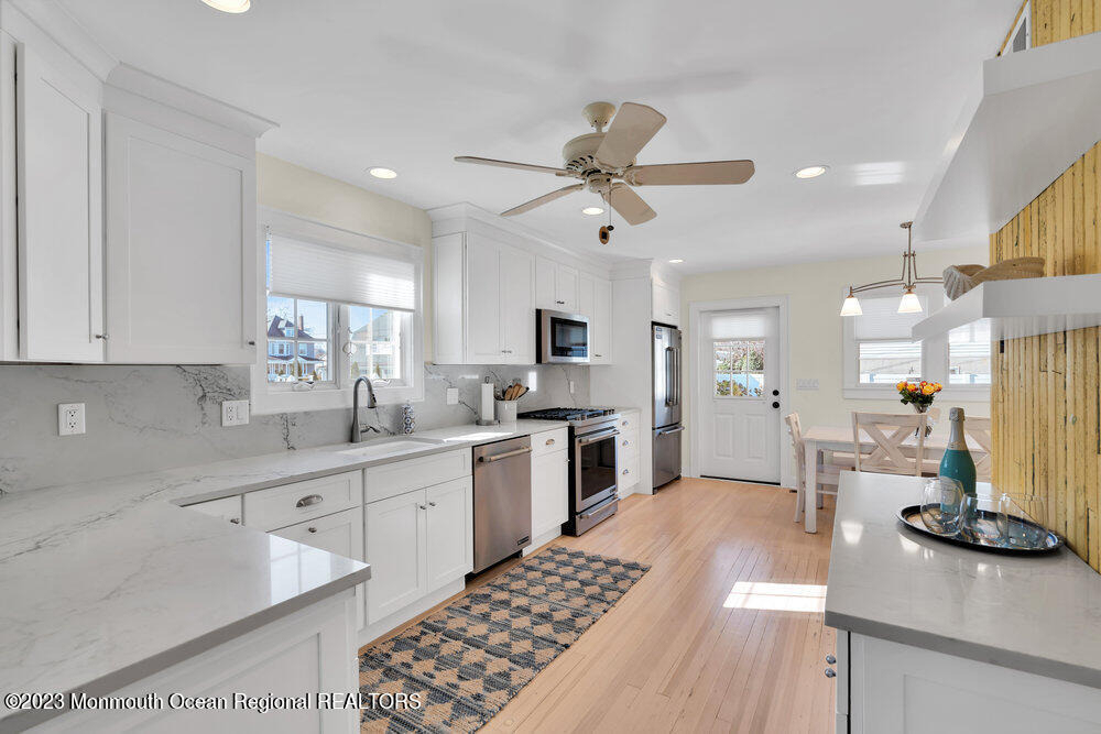 303 B Street - Photo 2