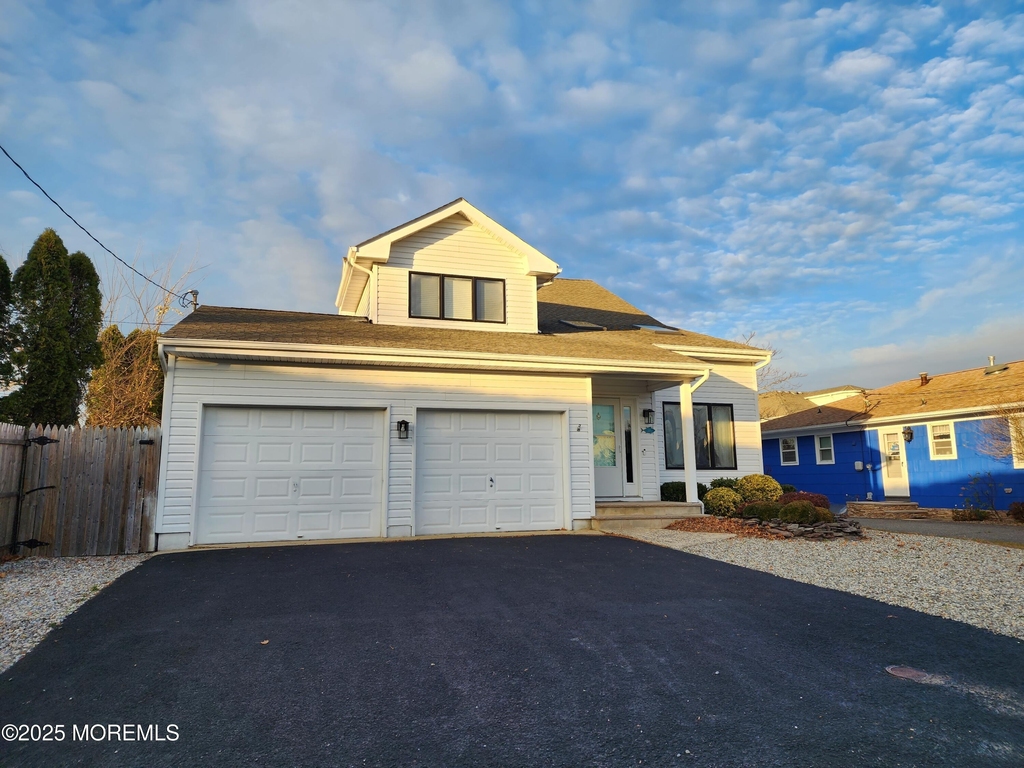 416 Blodgett Avenue - Photo 0