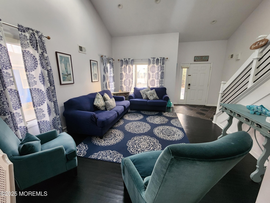 416 Blodgett Avenue - Photo 3