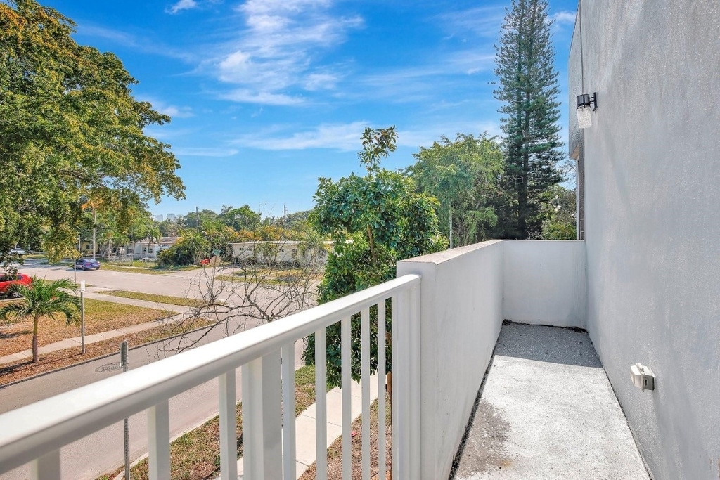 1104 S 20th Avenue - Photo 14