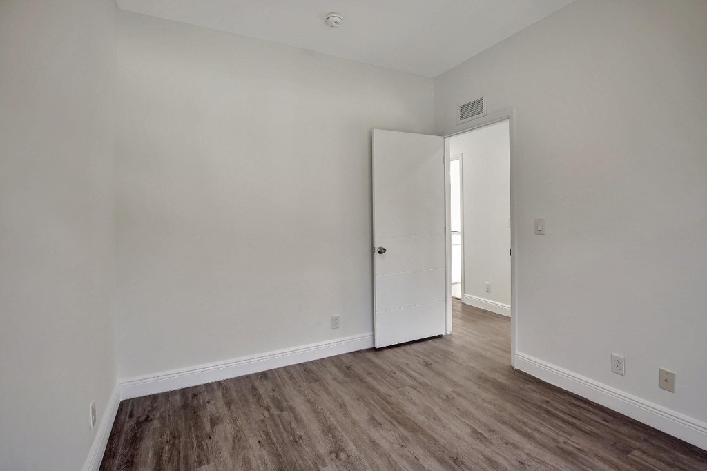 1104 S 20th Avenue - Photo 17