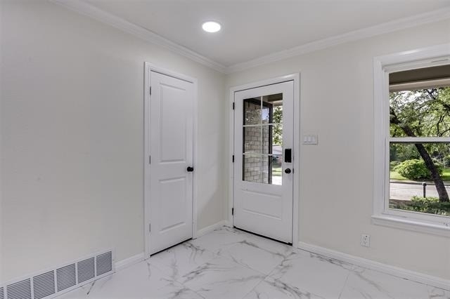 258 Somerset Terrace - Photo 1