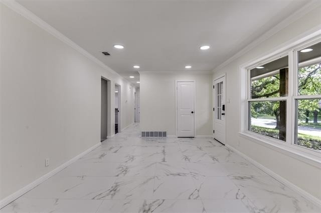 258 Somerset Terrace - Photo 4