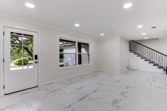 258 Somerset Terrace - Photo 2