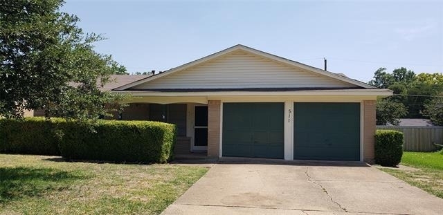 511 Cambridge Drive - Photo 0