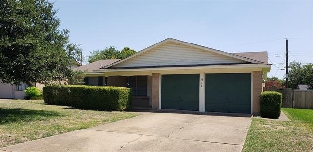 511 Cambridge Drive - Photo 1