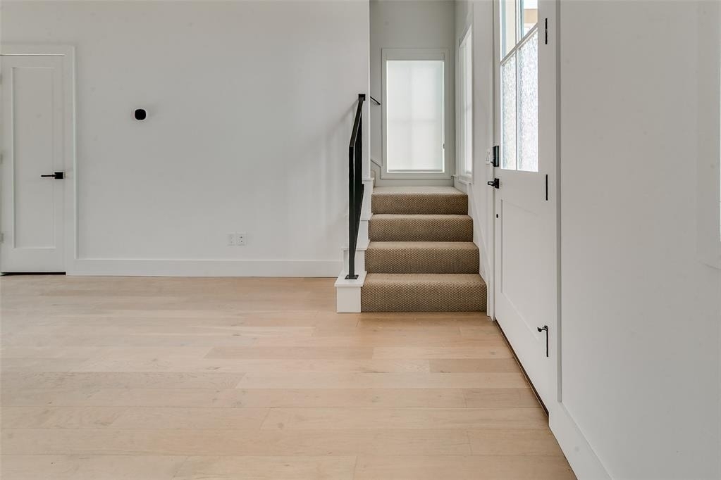1056 Hangar Drive - Photo 7