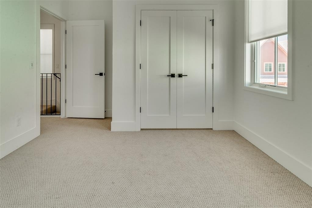 1056 Hangar Drive - Photo 2