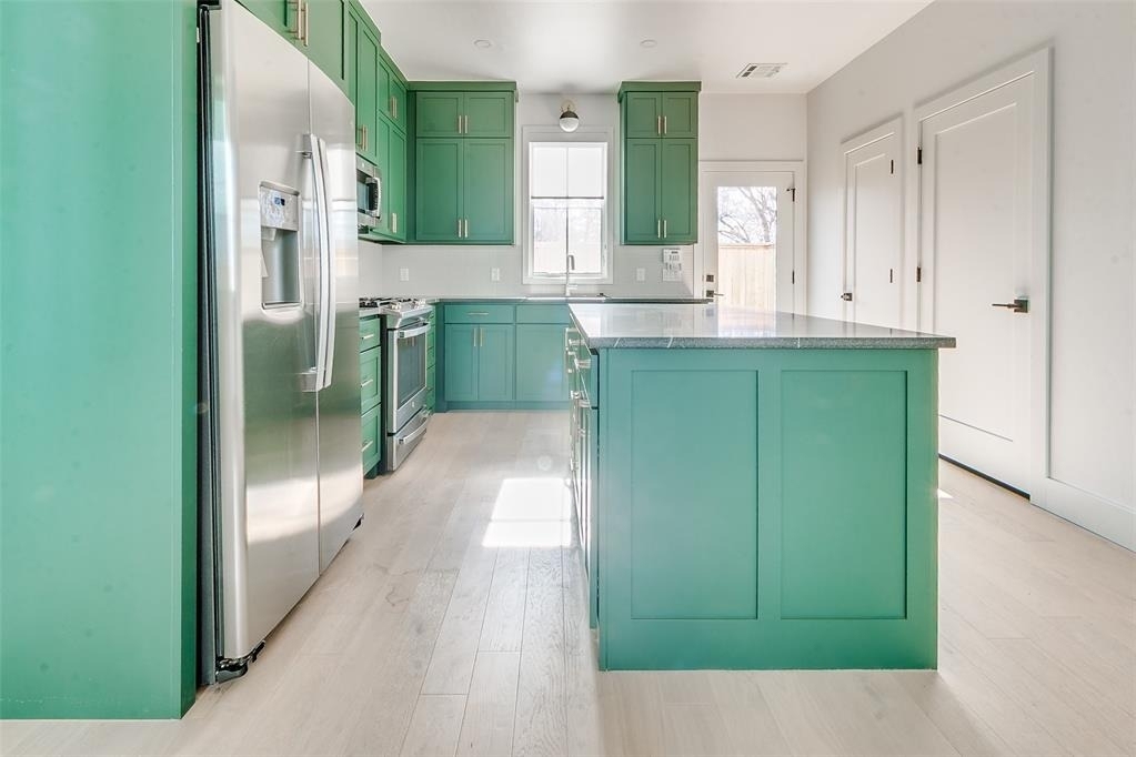 1056 Hangar Drive - Photo 6