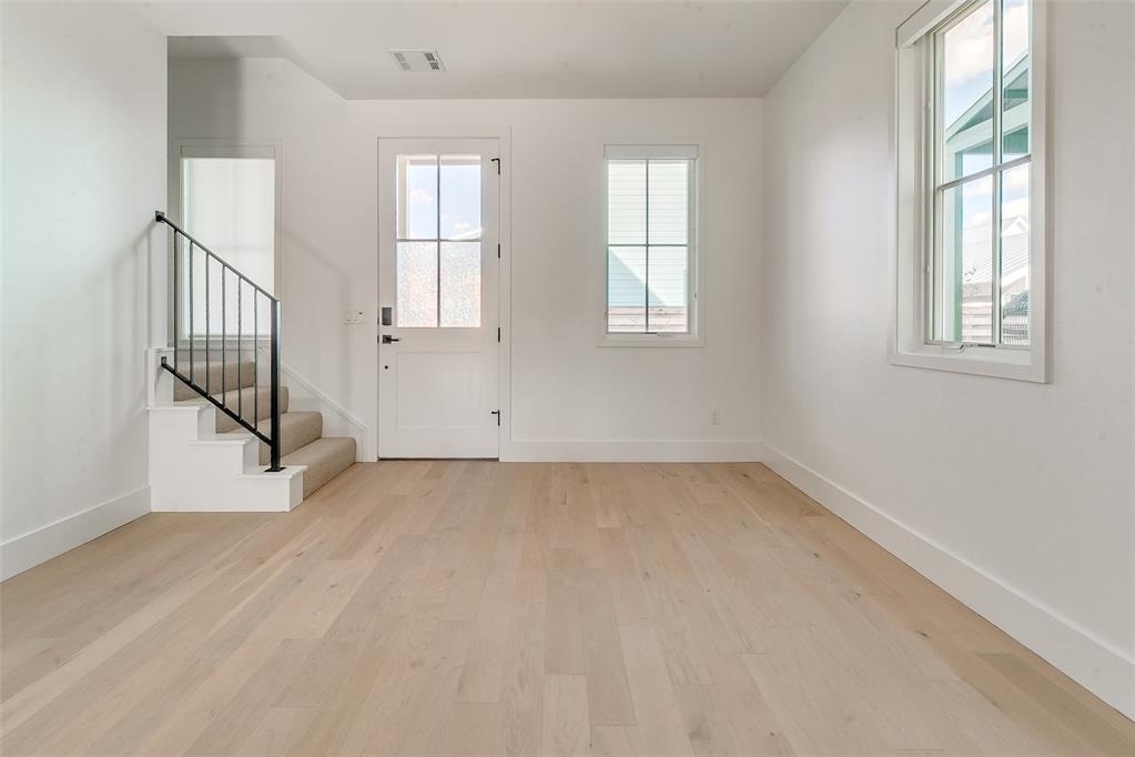 1056 Hangar Drive - Photo 8